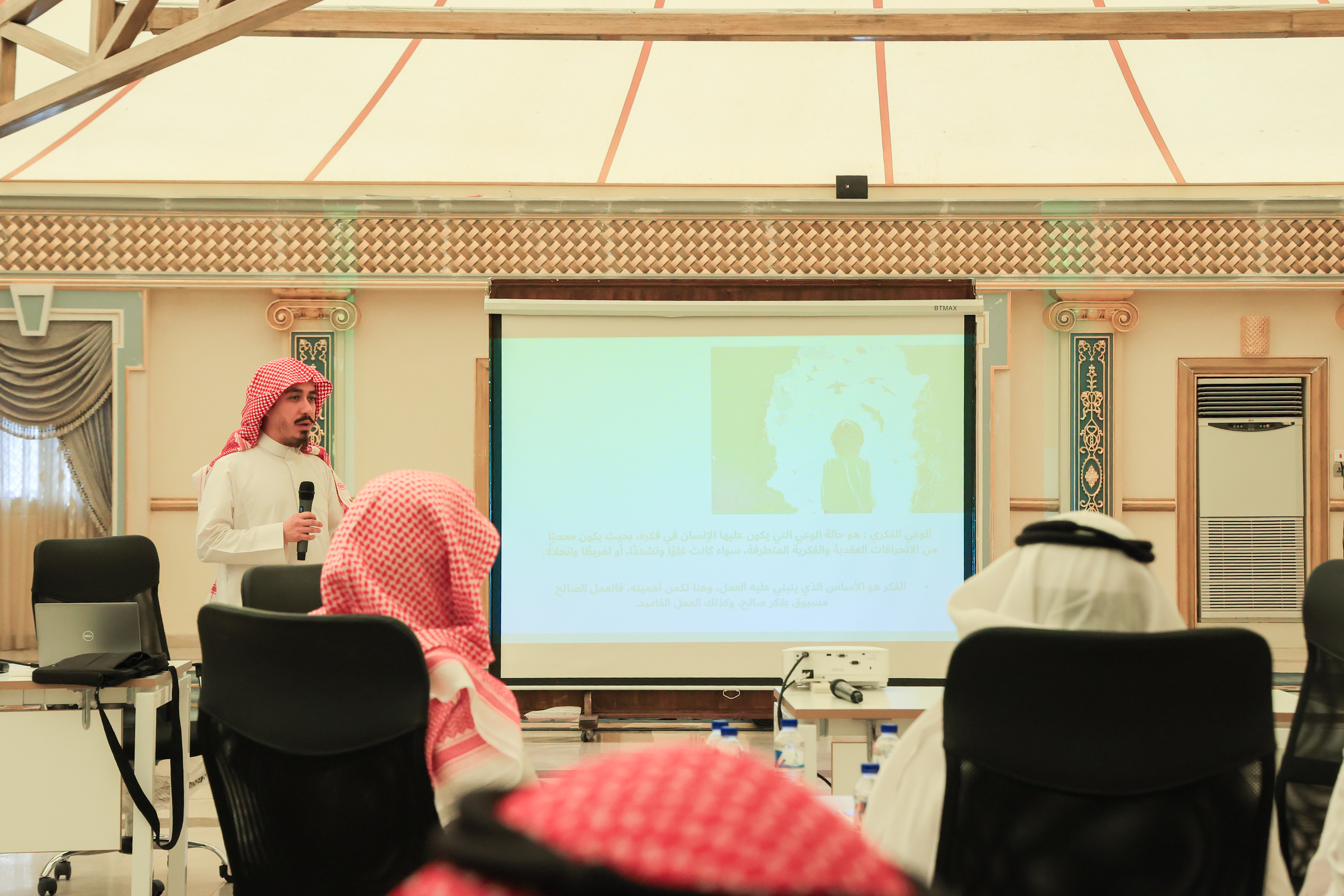 الجامعة الإسلامية تنظم دورتين لتعزيز الوعي الفكري 